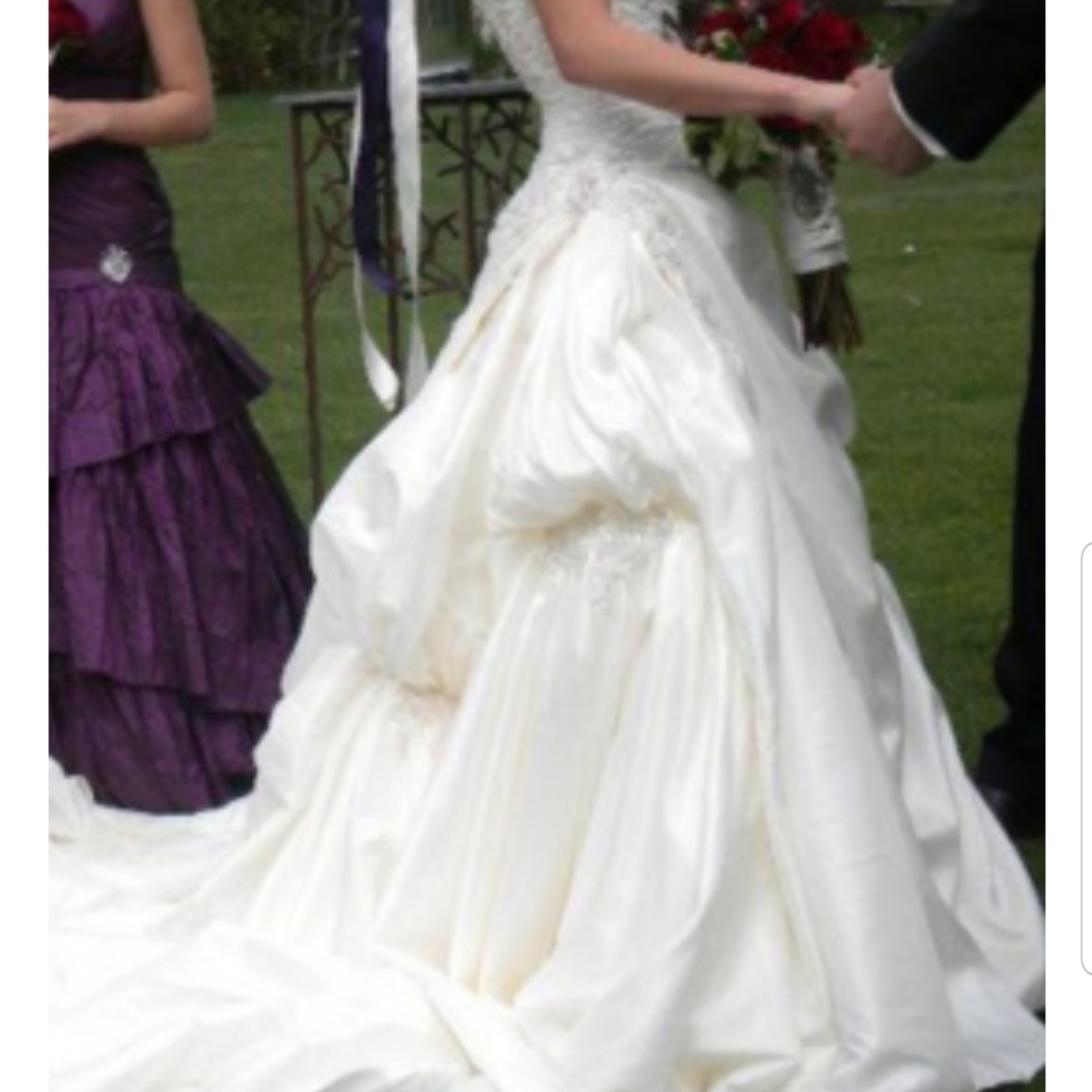SOLD. Wedding dress Maggie Sottero Aurelie